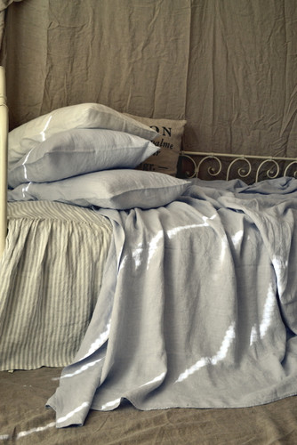 Silver light grey luxurious linen fitted sheet