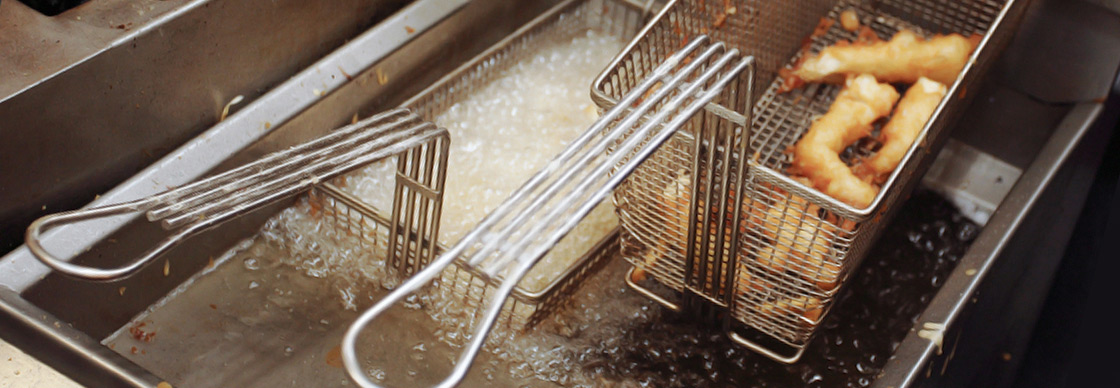 how to clean a fryer basket