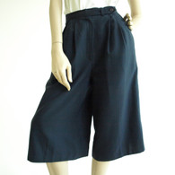 Vintage 1970s Evan Picone Navy Calf Short Culotte