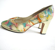 Vintage 1940s Floral Metallic Gold Pumps