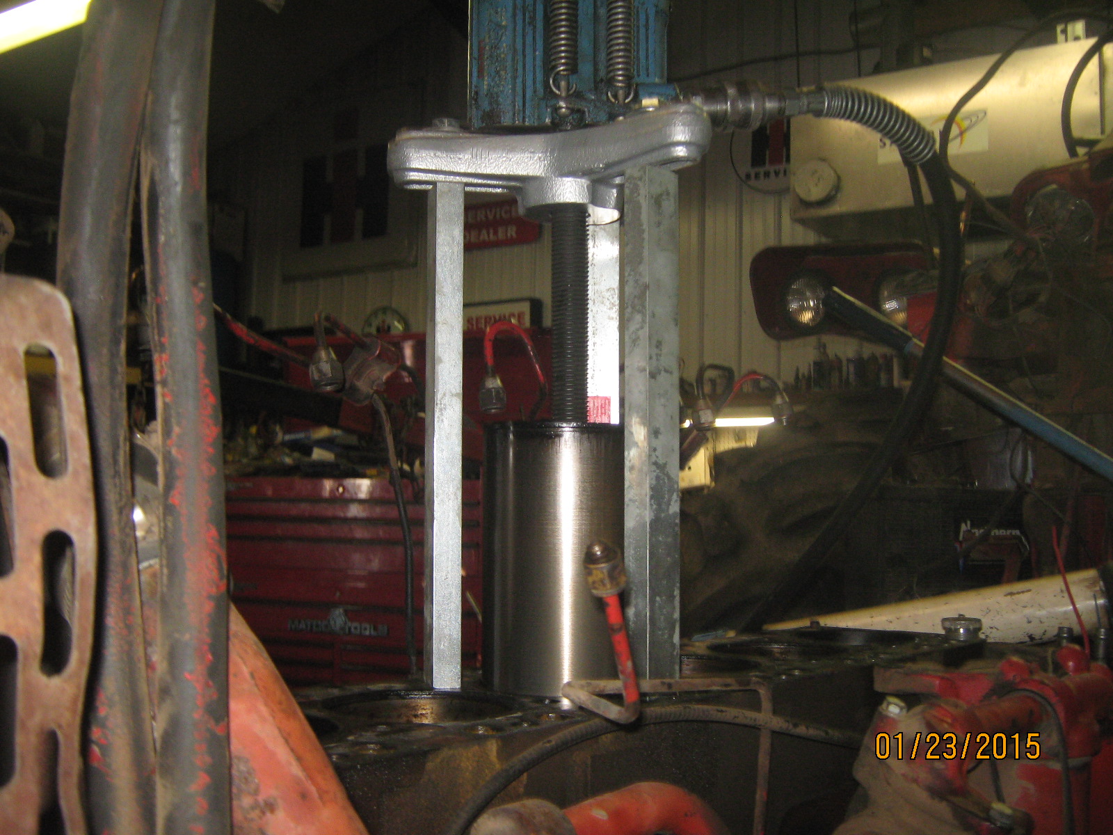 Dry Sleeves IH 361 & 407 Engines Redrunrite