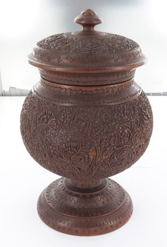 Stunning intricately carved antique Anglo Indian exportware sandalwood tea caddy