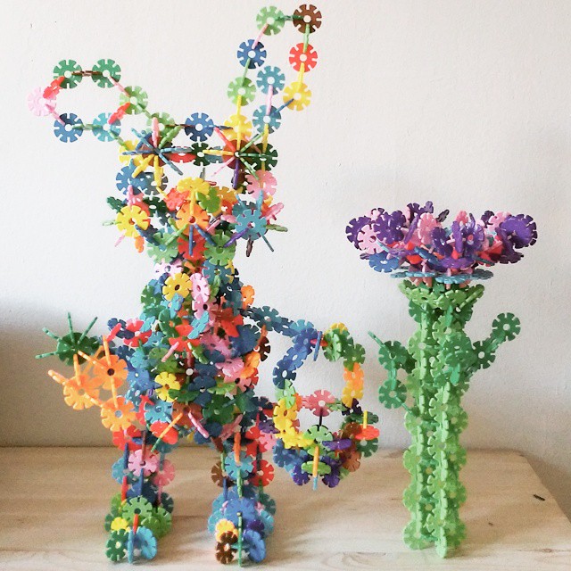 brain-flakes-designs-and-how-to-build-a-ferris-wheel-video-viahart