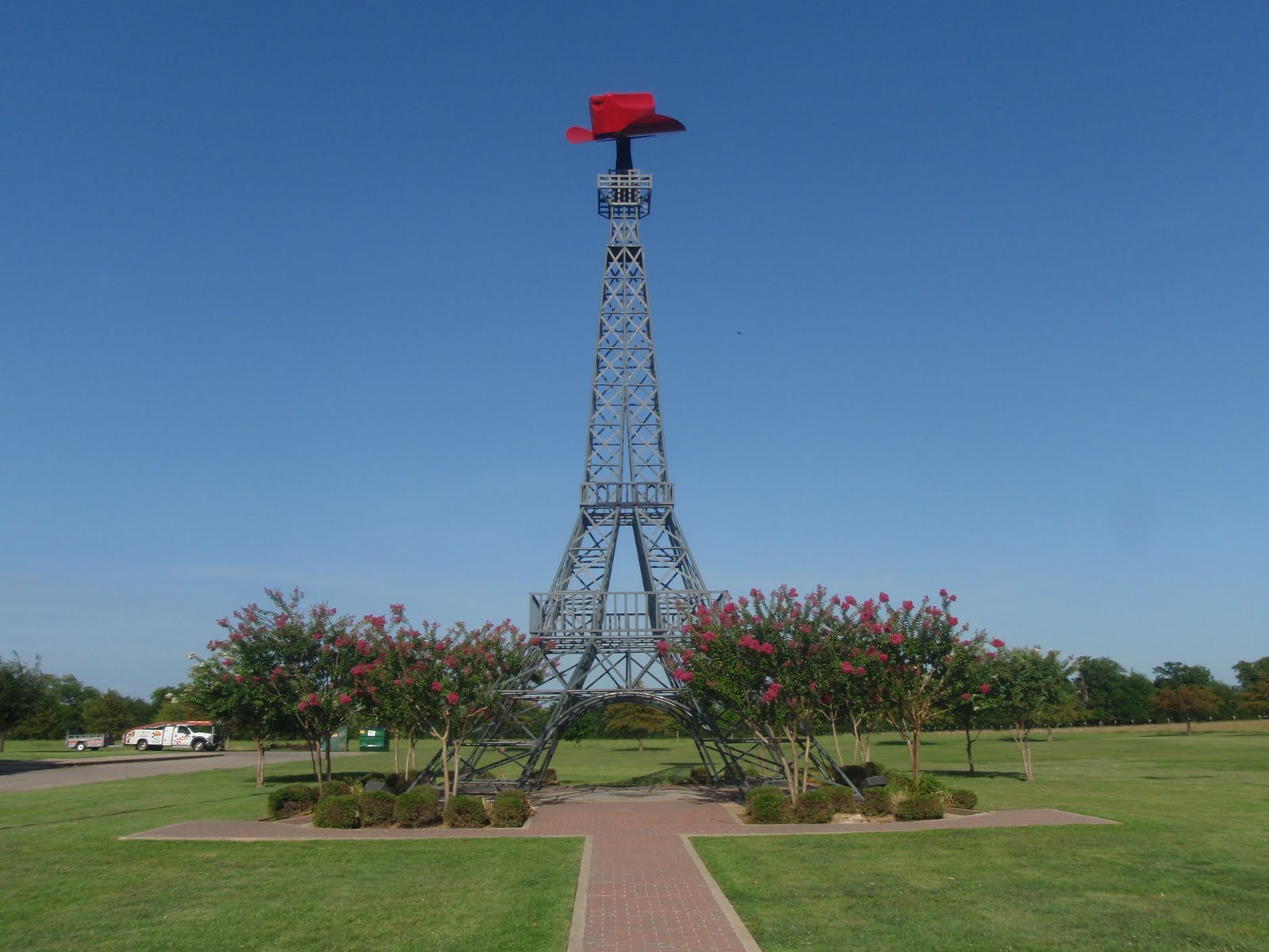 eiffel-tower-paris-texas-2013.jpg?t=1473774003