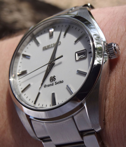 Question] Sporty everyday quartz watch. : r/Watches