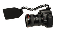 COMPACT lens shade