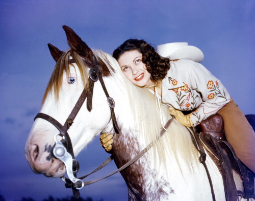 Picture of Yvonne De Carlo
