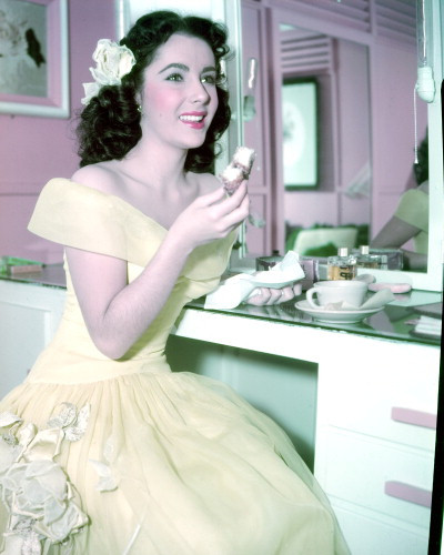 Picture of Elizabeth Taylor