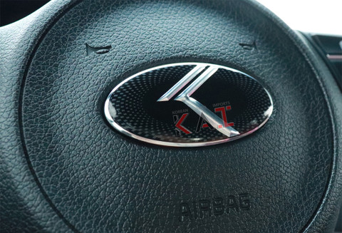 emblem stinger steering wheel badge hover zoom