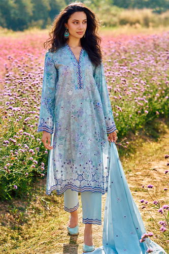 Presenting Image PrintKari Suit Ireland 01