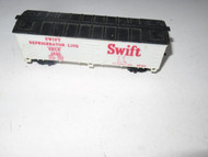 HO TRAINS VINTAGE LIFE-LIKE SWIFT REEFER CAR- WHITE- LATCH COUPLERS- EXC.- S31QQ
