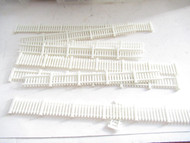 HO TRAINS -WHITE PICKET STYLE FENCES 8 SECTIONS VARIOUS LENGTHS -NEW- S31VV