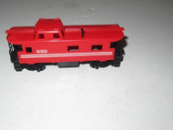 HO TRAINS - TYCO CABOOSE- LATCH COUPLERS - EXC. - H19