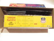 HO TRAINS VINTAGE ROUNDHOUSE 1781 DOUBLE DOOR UNION PACIFIC BOXCAR KIT NEW-W65