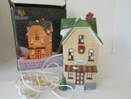 HOLIDAY EXPRESSIONS VILLAGE BUILDING TAVERN DICKENS LIGHTED 8.25"H LotD
