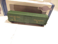 HO TRAINS VINTAGE BACHMANN 17948 PFE EXPRESS REEFER CAR- RTR- NEW- S36A