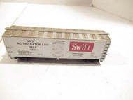 HO TRAINS VINTAGE SWIFT REEFER CAR - LATCH COUPLERS- EXC. - S36A