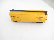 HO VINTAGE FREIGHT CAR - AHM MKT BOXCAR - LATCH COUPLERS- EXC. - W8