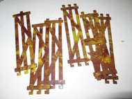 FENCES - 6 PLASTIC SECTIONS APPROX 1 3/8" - EXC - M1