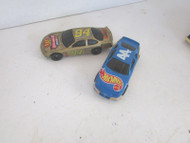 1998 DIECAST HOT WHEELS MCDONALDS CARS BLUE #44 & GOLD #94 NASCAR RACE CARS H2