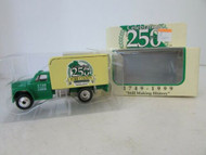 DIECAST WHITE ROSE FORD F-800 DELIVERY VAN 50TH ANNIV YORK COUNTY PA 1999 M4