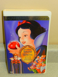 DISNEY VHS TAPE-SNOW WHITE AND THE SEVEN DWARFS- USED- GOOD CONDITION- L42C