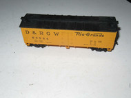 HO TRAINS- VINTAGE RIO GRANDE STOCK CAR - LATCH COUPLERS -EXC.- S31LL