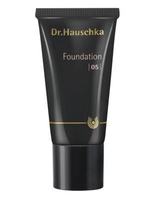 Dr. Hauschka Foundation Compact - 05 NUTMEG - 30 ML