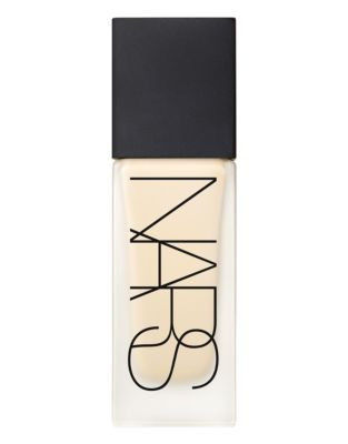 Nars All Day Luminous Weightless Foundation - CEYLAN