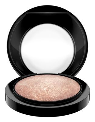 M.A.C Mineralize Skinfinish - SOFT AND GENTLE