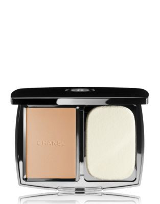 Chanel VITALUMIÈRE COMPACT DOUCEUR Lightweight Compact Makeup Radiance Softness and Comfort - 50 BEIGE - 13 G