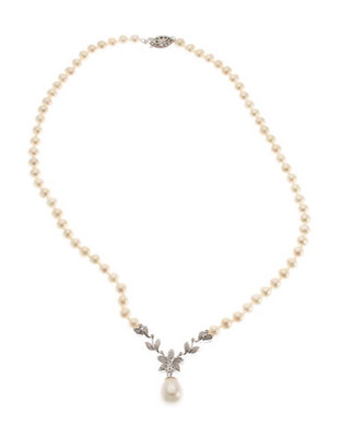 Fine Jewellery Sterling Silver V Shaped Necklace Set With 48 Round White Diamonds And Strung With 5mm Round White Freshwater Pearls - Pearl