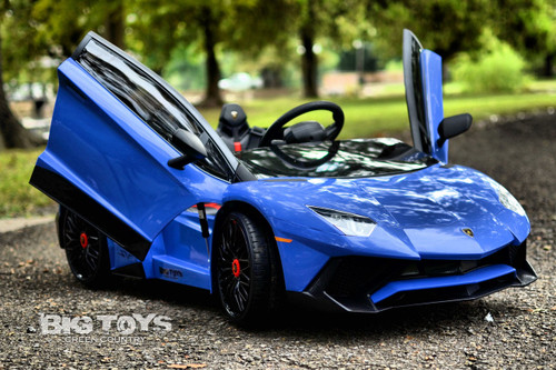 Big Toys blue Lamborghini RC radio controlled kids Ride On super car with vertical doors