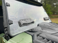 Seizmik Versa-Vent Toolless Front Windshield - Scratch Resistant Poly - 2021-2025 Yamaha Wolverine RMAX2 & RMAX4 1000