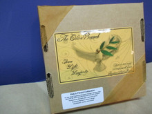 Italy's Finest Collection: Contains (4) 60ml. sampler bottles.


1)  12 Yr. aged 25 Star Traditional (Dark) Balsamic Vinegar

1)  Pomegranate Balsamic Vinegar

1)  Raspberry Balsamic Vinegar

1)  Fig Balsamic Vinegar                                     