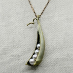Peapod Necklace with 4 Pearls