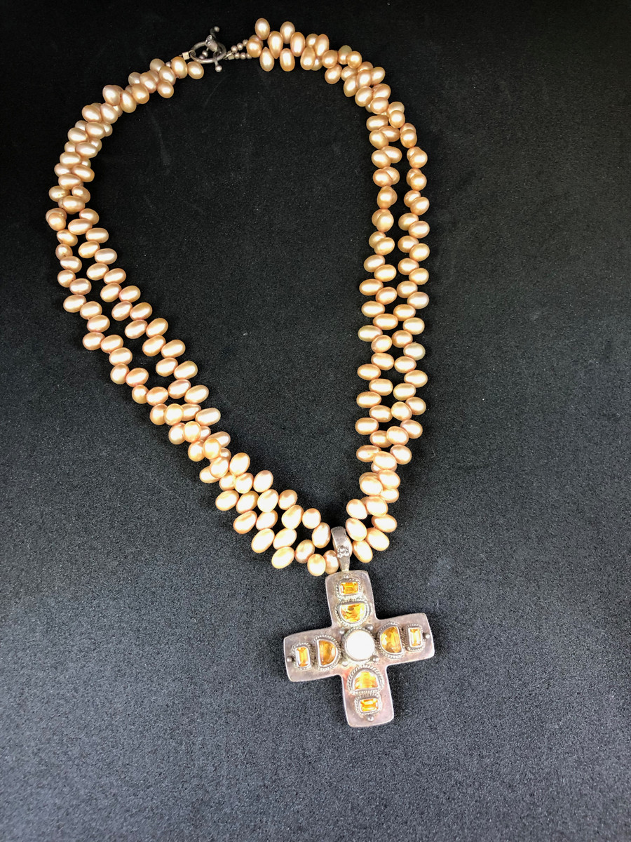 Freshwater Pearl Necklace with Cross 