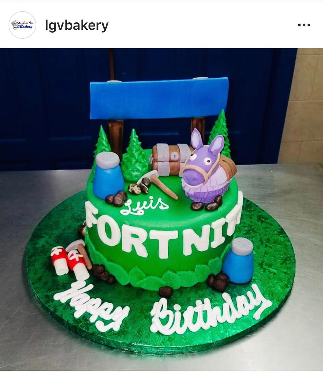 20 Fortnite Cake Ideas for an Epic Birthday Party in 2020