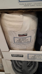 Kirkland Signature Plush Blanket Queen 248CM x 233CM - White | Fairdinks