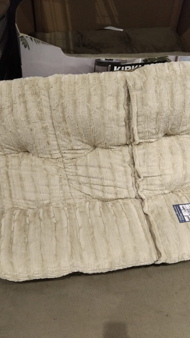 Kirkland Signature Square Tufted Pet Napper 42x42" (106x 106CM) | Fairdinks