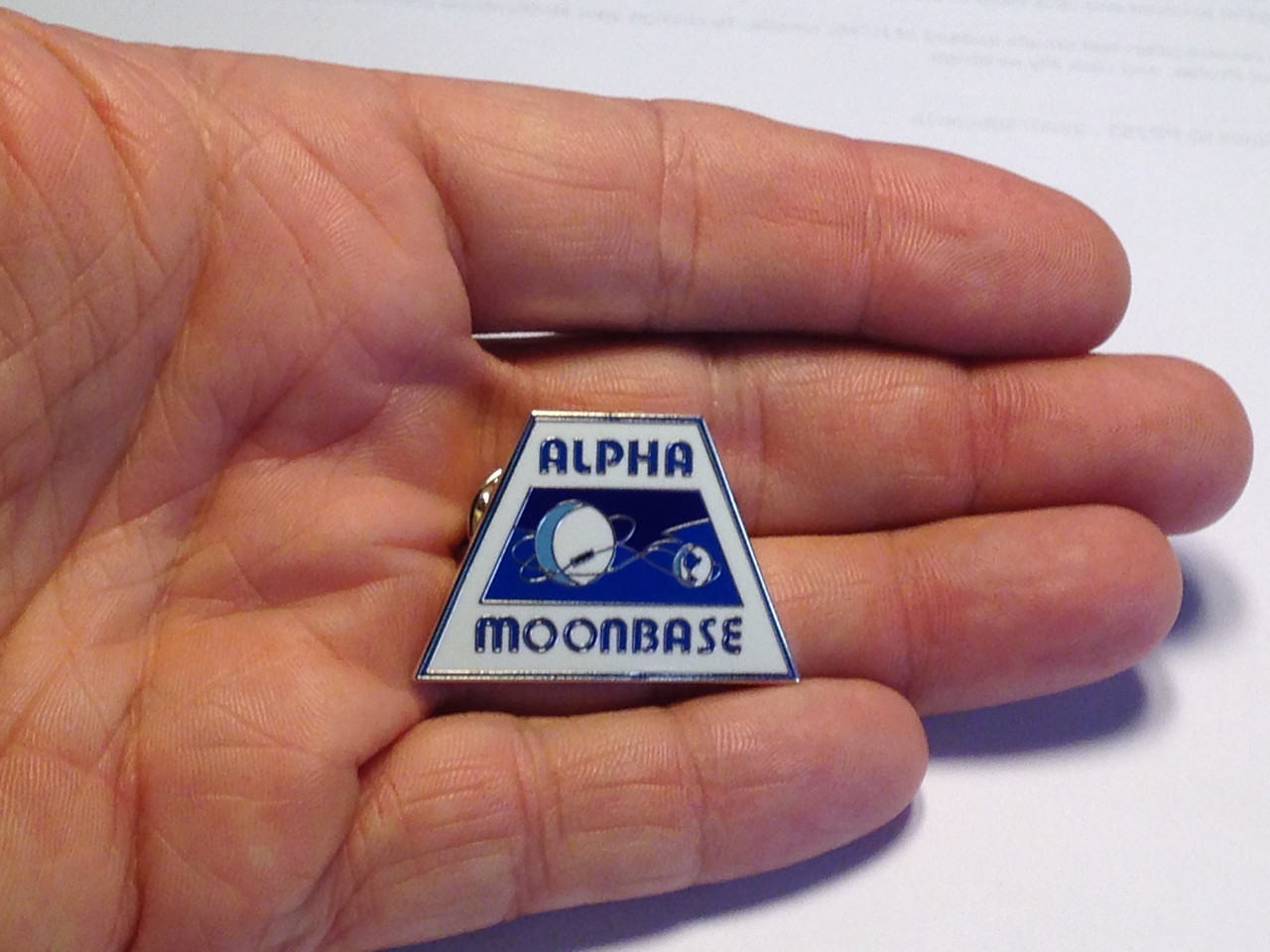 UK Enamel Lapel Tie Pin Gerry Anderson TV Series SPACE 1999 Alpha Moonbase 