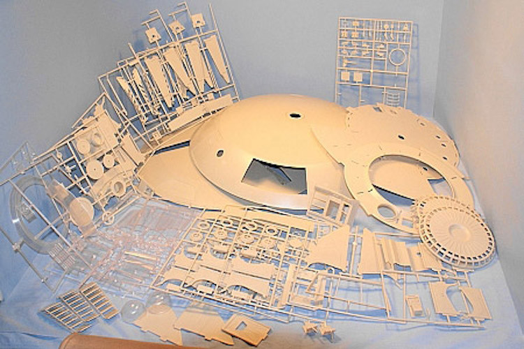 Lost in Space - Jupiter 2 Model Kit 50Th Anniversary