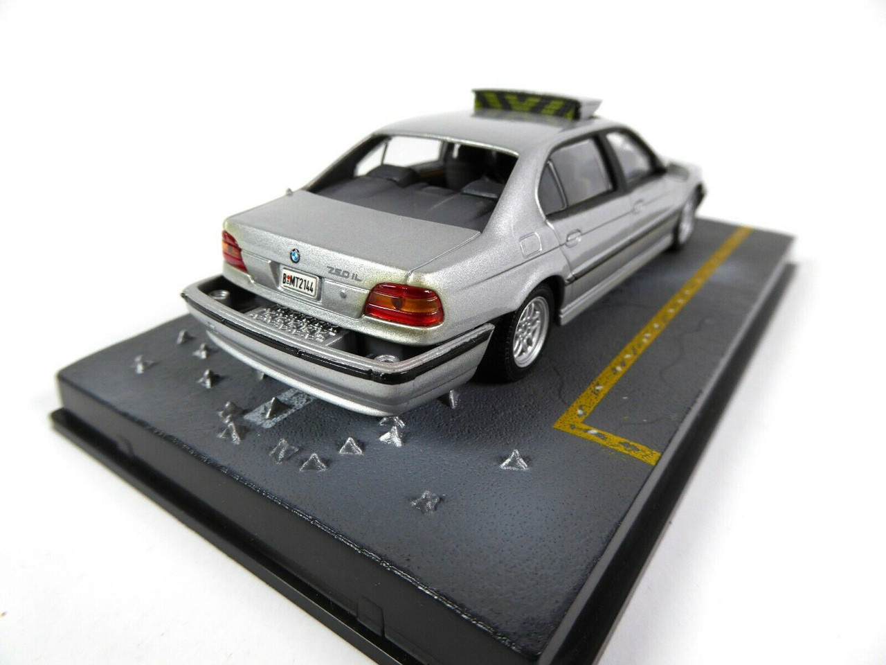 JAMES BOND - BMW 750iL (TOMORROW NEVER DIES) (KY12)