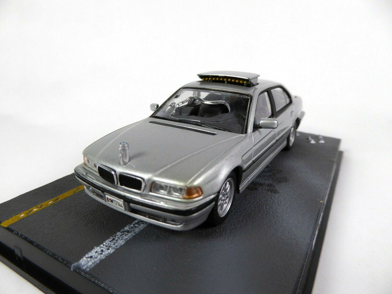 JAMES BOND - 1/43 BMW 750iL (TOMORROW NEVER DIES)