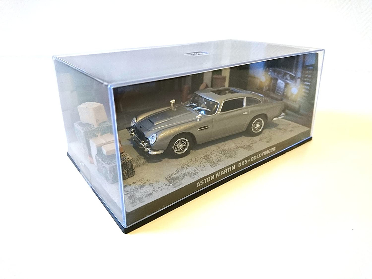 Altaya 1:43 Aston Martin DB5 Diorama James Bond 007 (Gebraucht) in Reconvilier für CHF 22 - mit