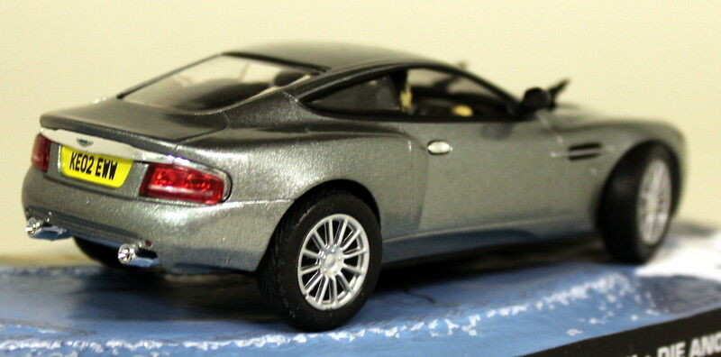 Aston Martin V12 Vanquish silver 1-43 scale  new in case 