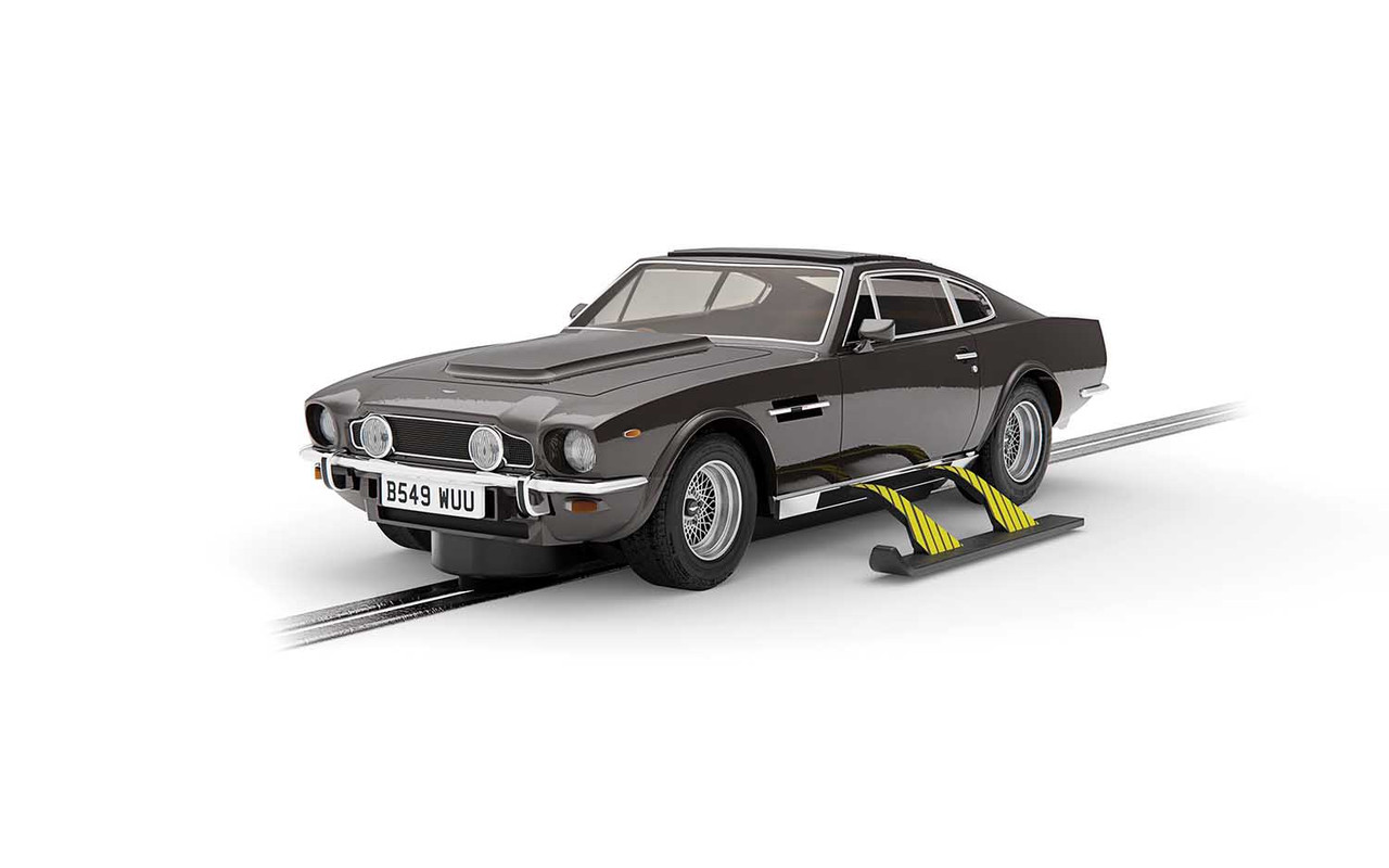 James Bond Aston Martin V8 - The Living Daylights - 1/32 Scale (C4239)