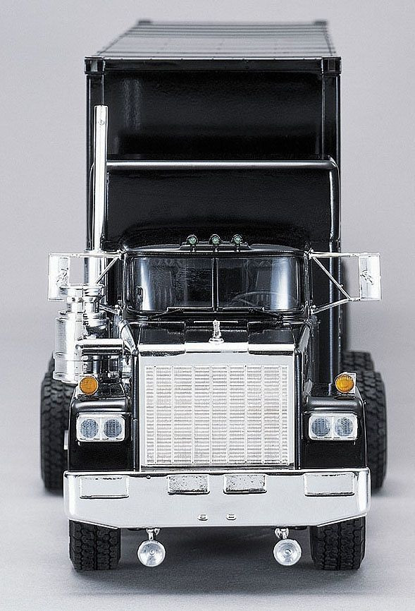 KNIGHT RIDER - Knight Industries Truck & Trailer - Aoshima 1/28 kit