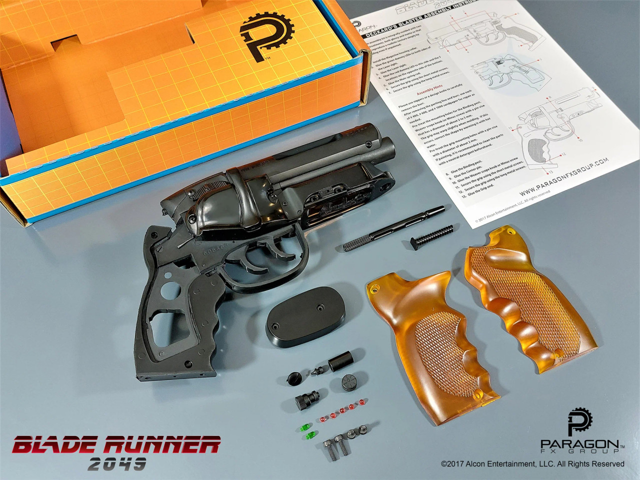DECKARD'S BLASTER (PRO SERIES) MODEL KIT
