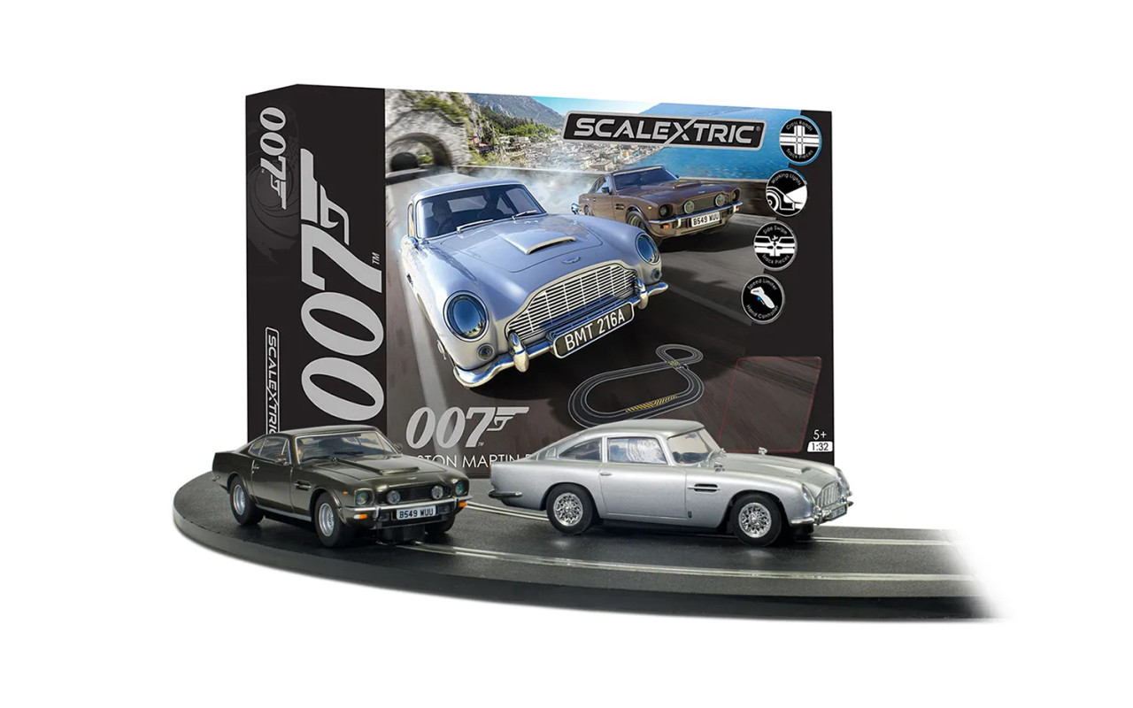 James Bond 007 Scalextric 1/32 Scale Slot Car Set (C1447TF)